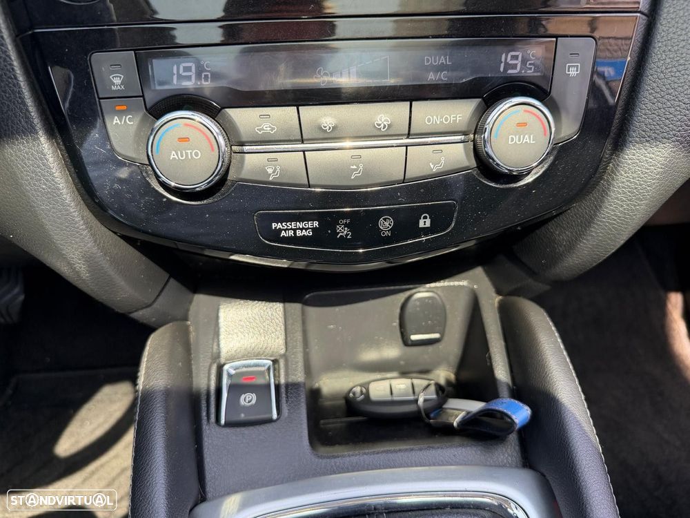 Nissan Qashqai 1.5 dCi N-Connecta 18 - 24