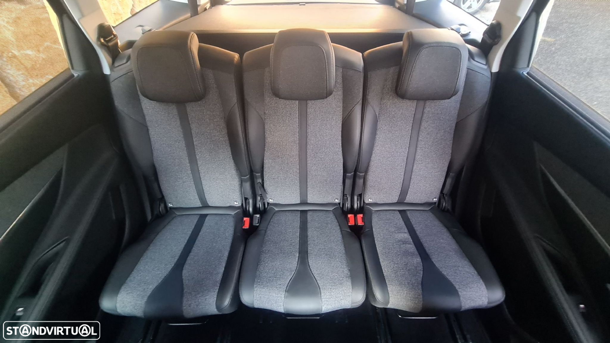 Peugeot 5008 1.5 BlueHDi Allure EAT8 - 44