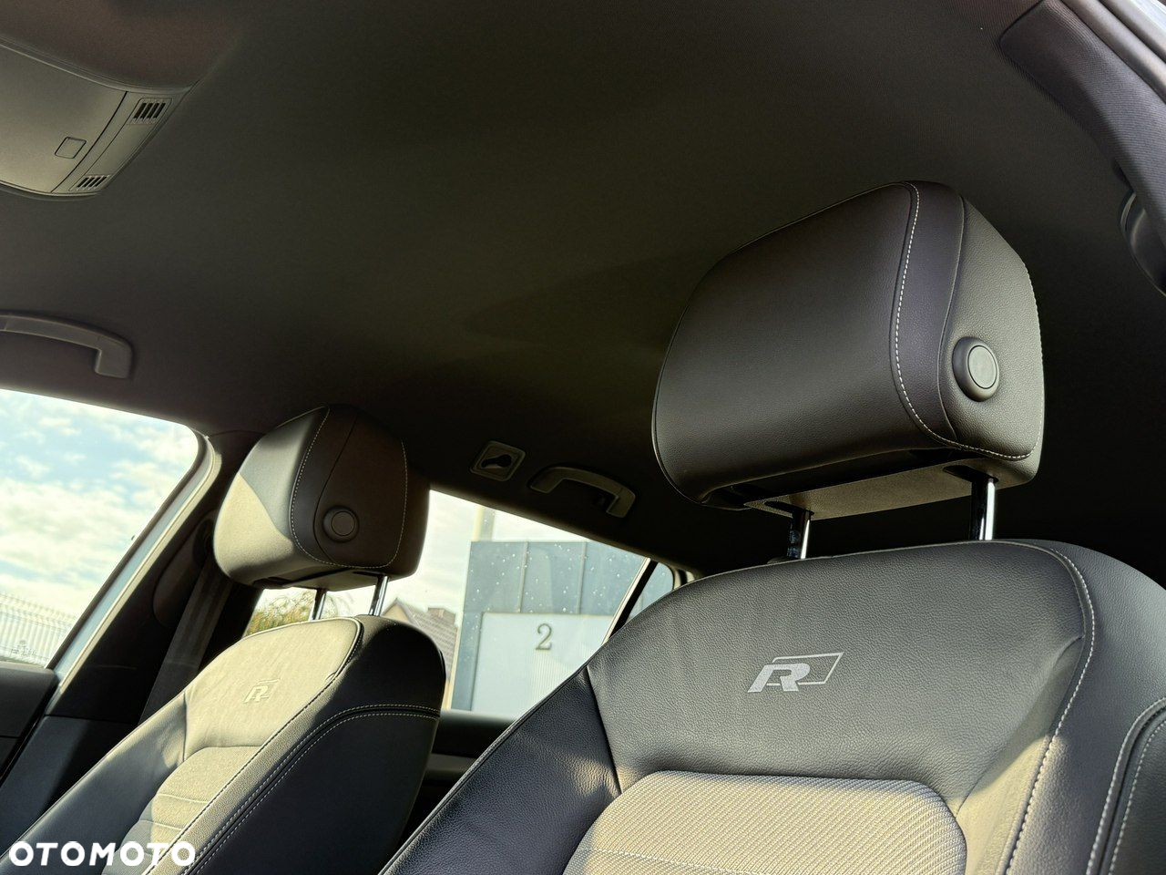 Volkswagen Passat - 28