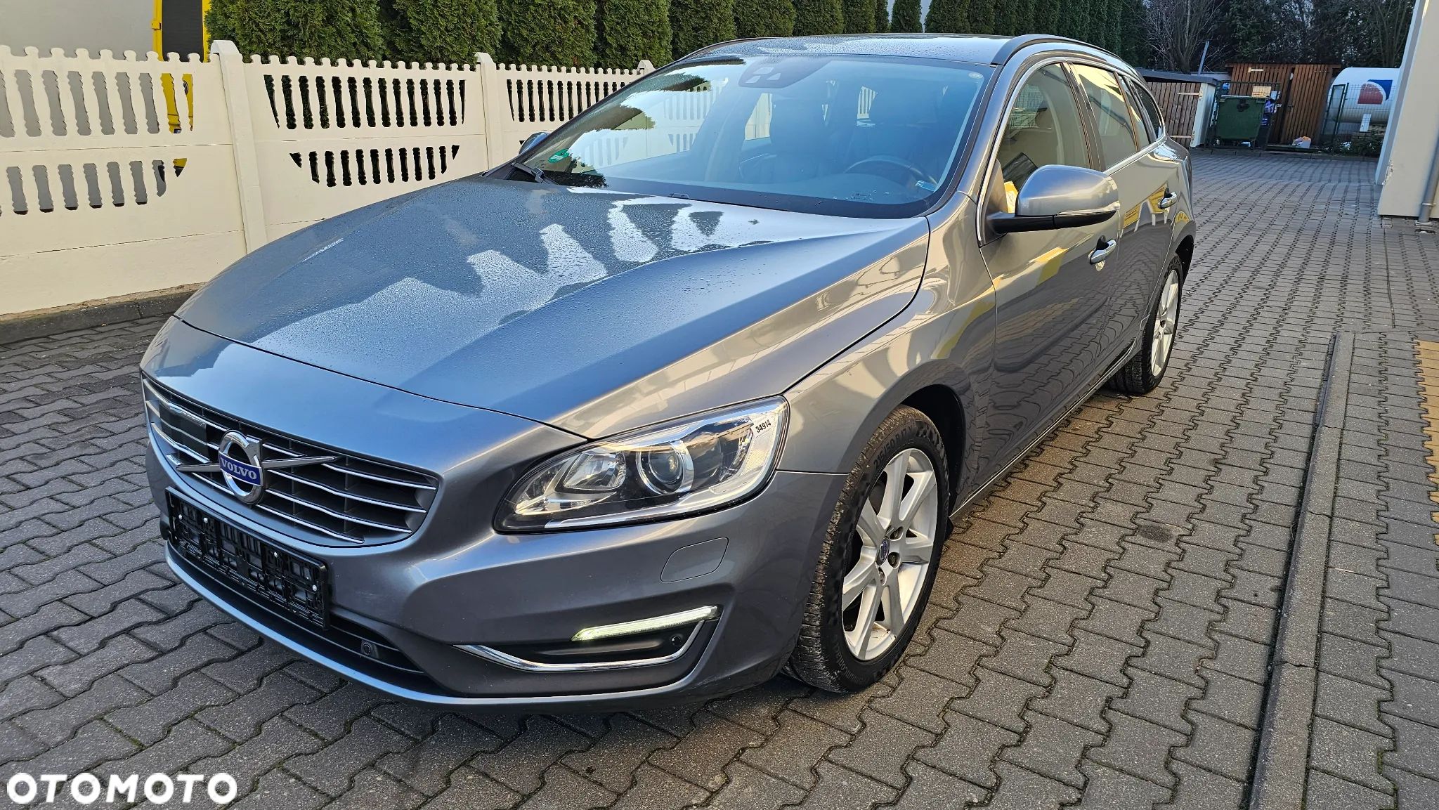 Volvo V60 D4 Drive-E Summum - 1