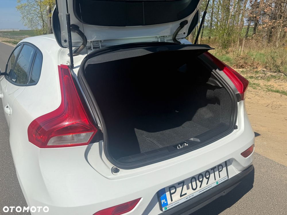 Volvo V40 D2 Drive-E Momentum - 11