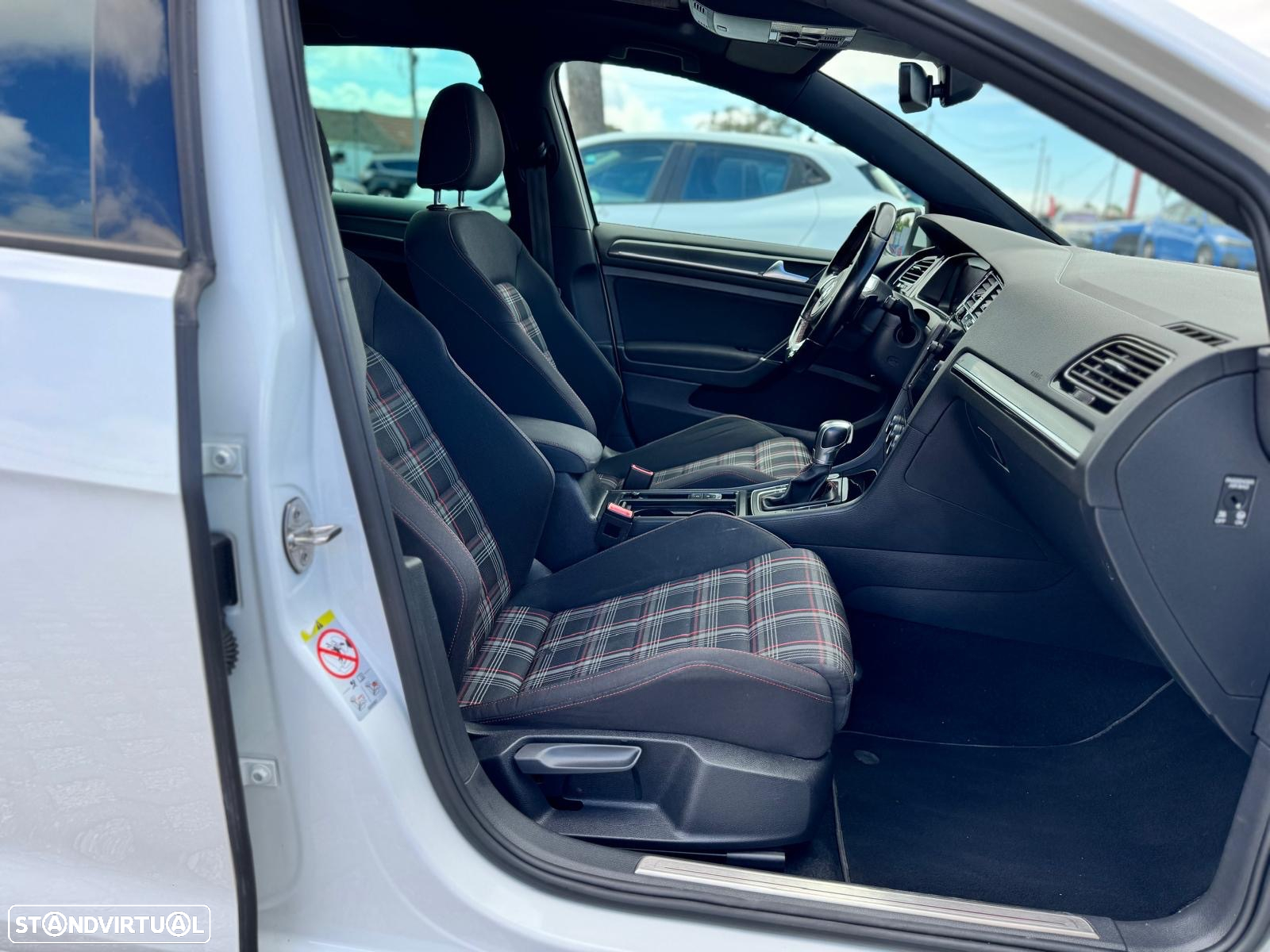 VW Golf 2.0 TSi GTi DSG Performance - 10