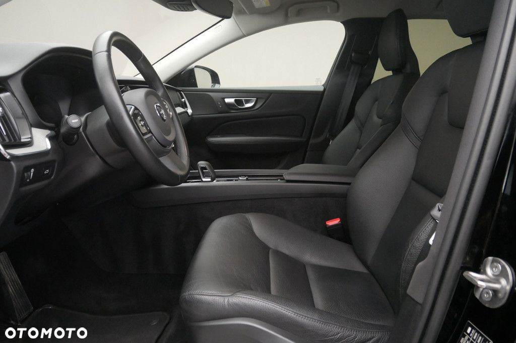 Volvo V60 Cross Country - 12