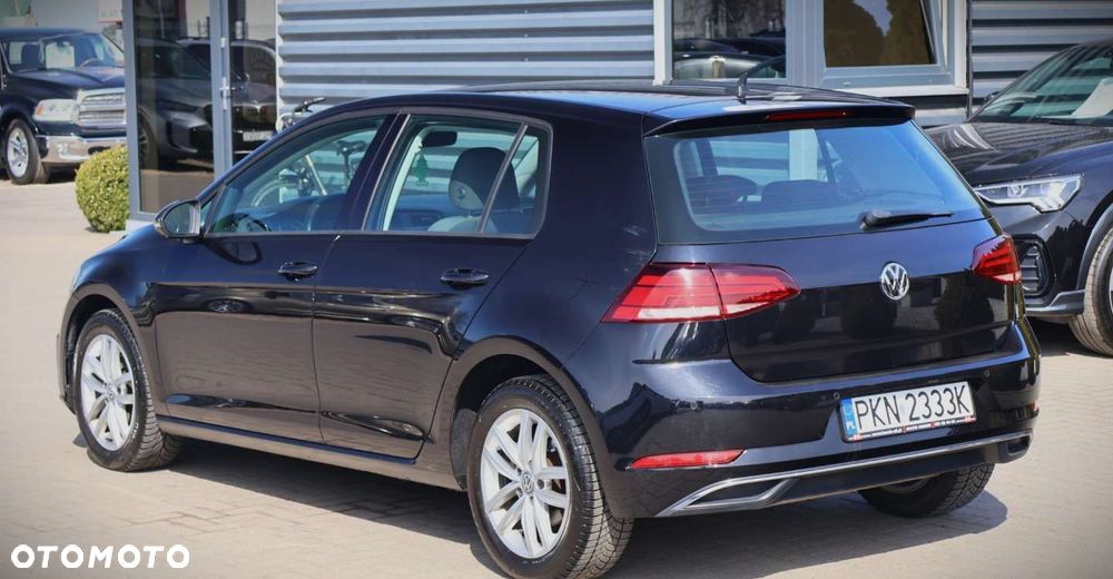 Volkswagen Golf - 6