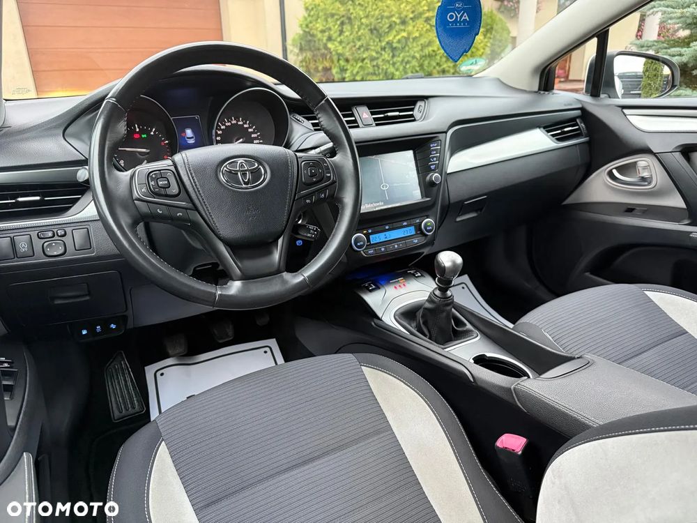 Toyota Avensis 2.0 D-4D Premium - 36