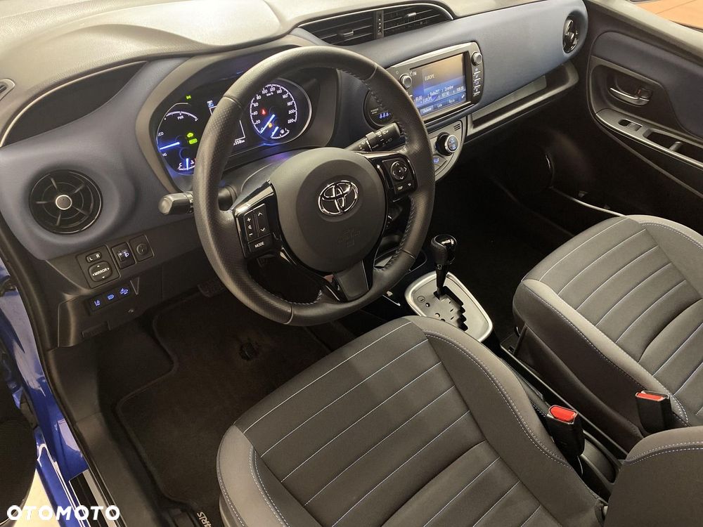 Toyota Yaris - 10