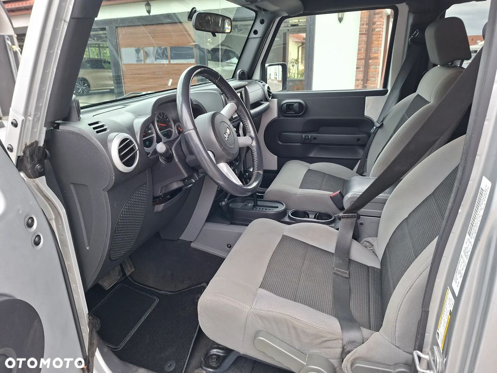 Jeep Wrangler Unlimited 3.8 Sahara - 7