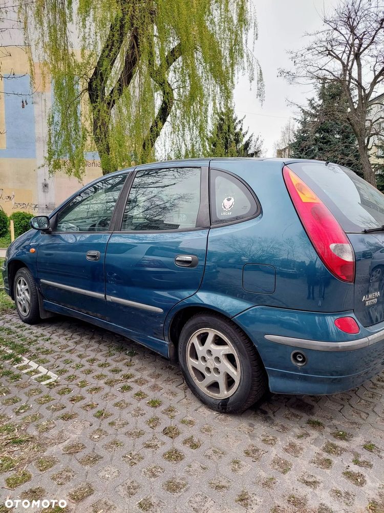 Nissan Almera Tino 1.8 Visia - 10