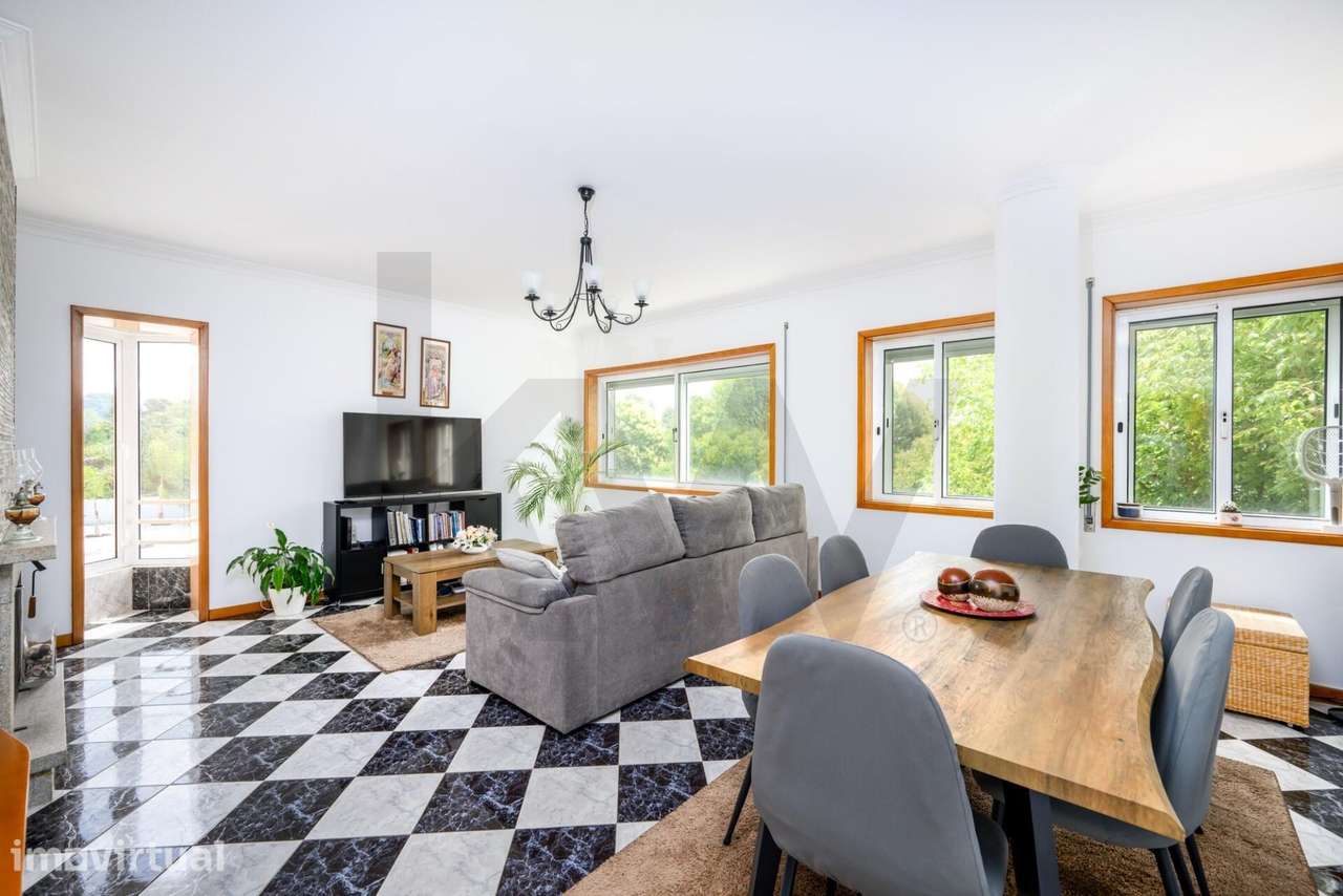 Apartamento T3 soalheiro e com 109 m2 de área útil. - Grande imagem: 2/24