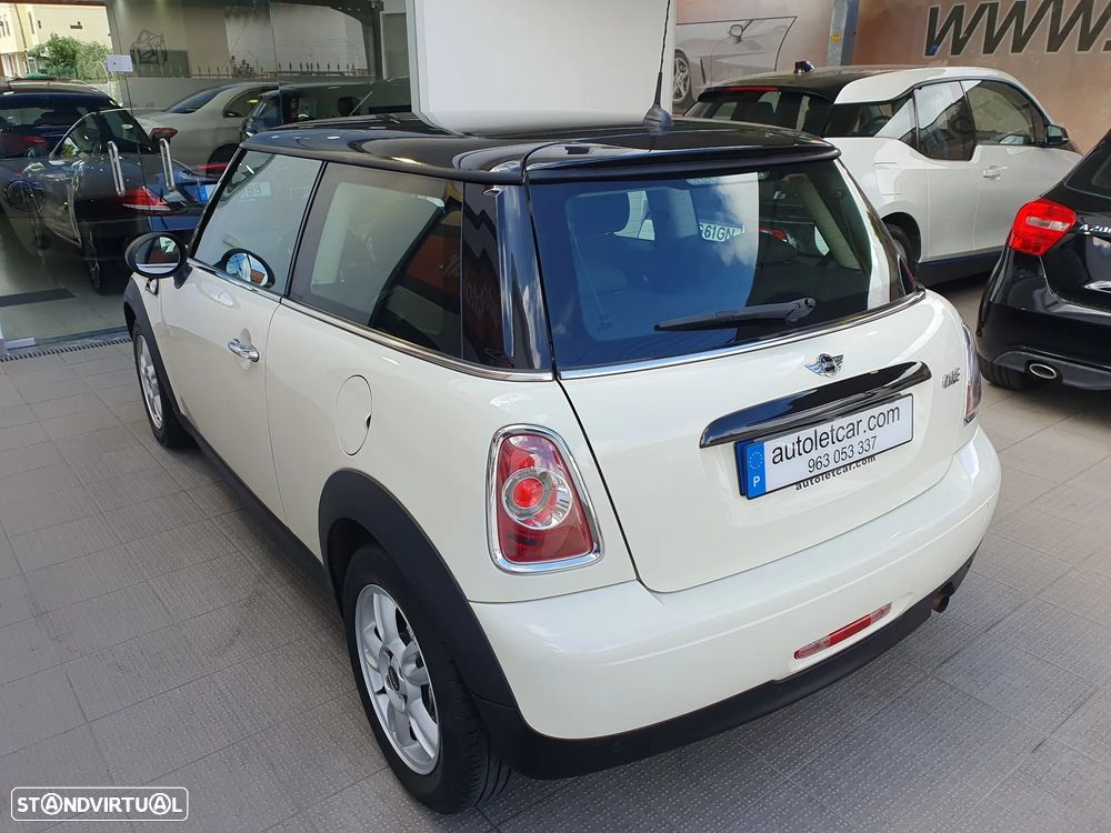 MINI 3 Portas One Aut. - 6