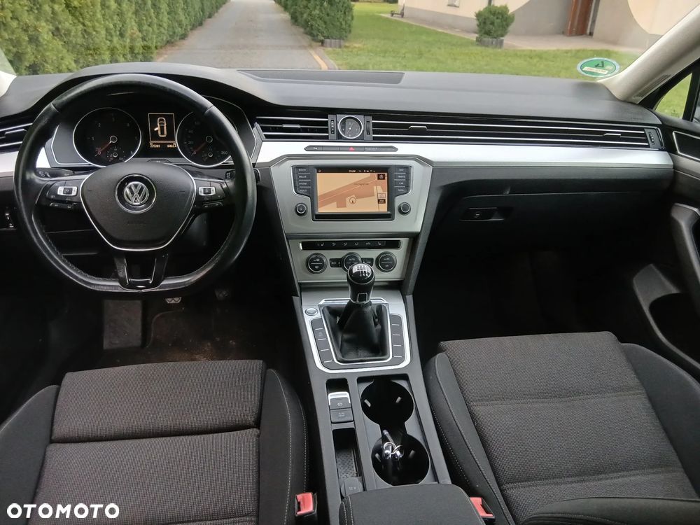 Volkswagen Passat 2.0 TDI (BlueMotion Technology) Comfortline - 11