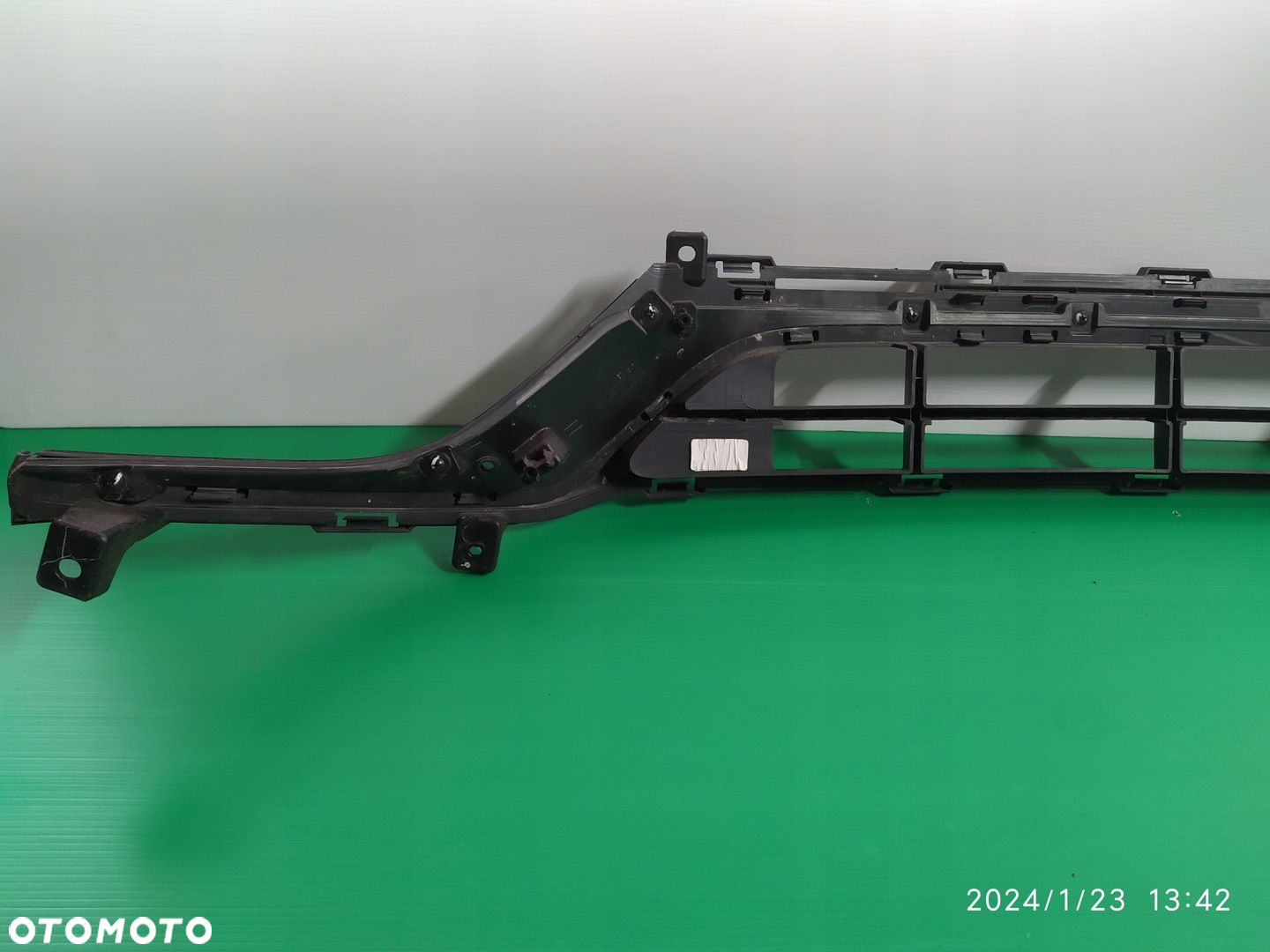 KRATKA ŚRODKOWA ZDERZAKA PRZÓD KIA VENGA LIFT 14- 86561-1P500 - 6