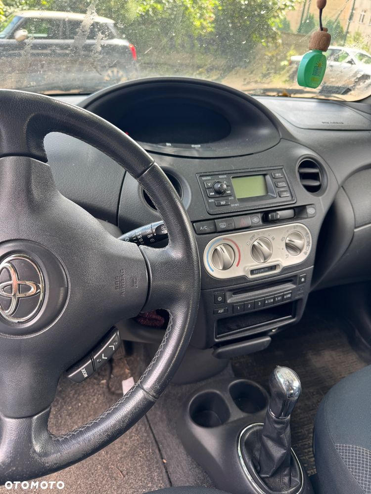 Toyota Yaris - 2