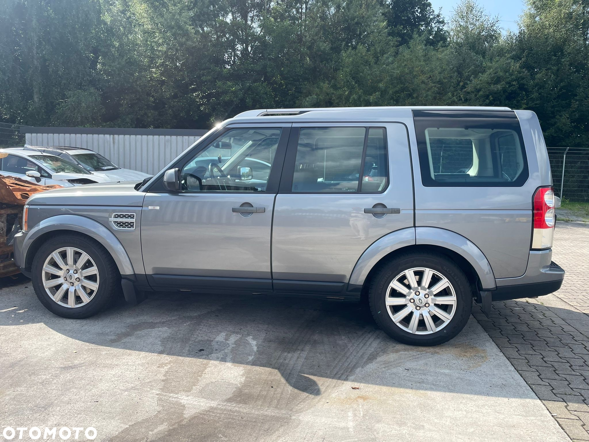 Land Rover Discovery IV 3.0SD V6 HSE - 8