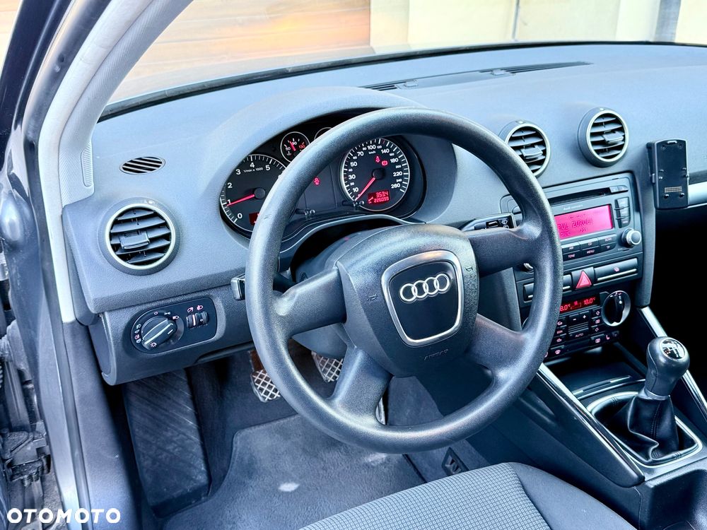 Audi A3 Sportback 1.6 Ambiente - 10