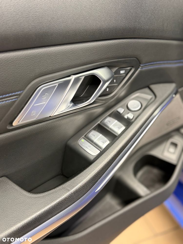 BMW Seria 3 330i xDrive M Sport sport - 20