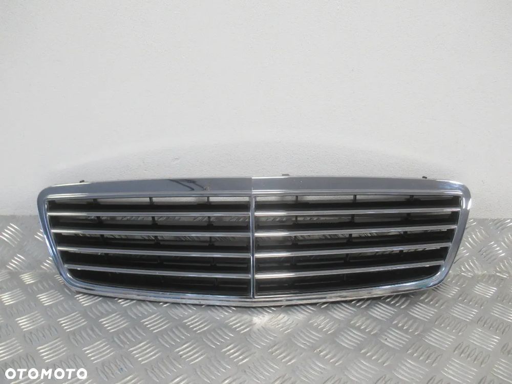 GRILL GRIL ATRAPA MERCEDES C-KLASA W203 2000-2004 - 1
