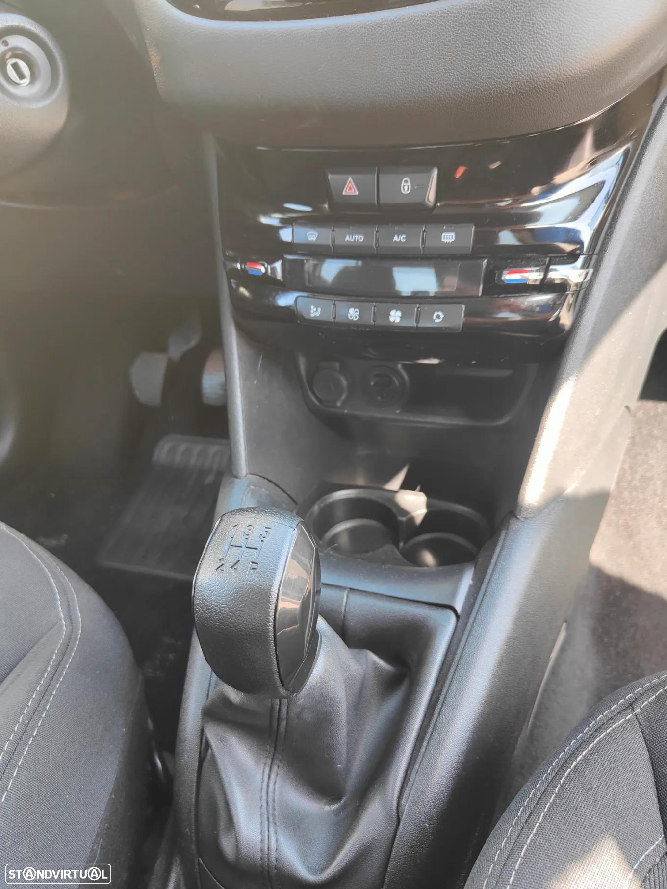Peugeot 208 1.6 BlueHDi Allure - 11