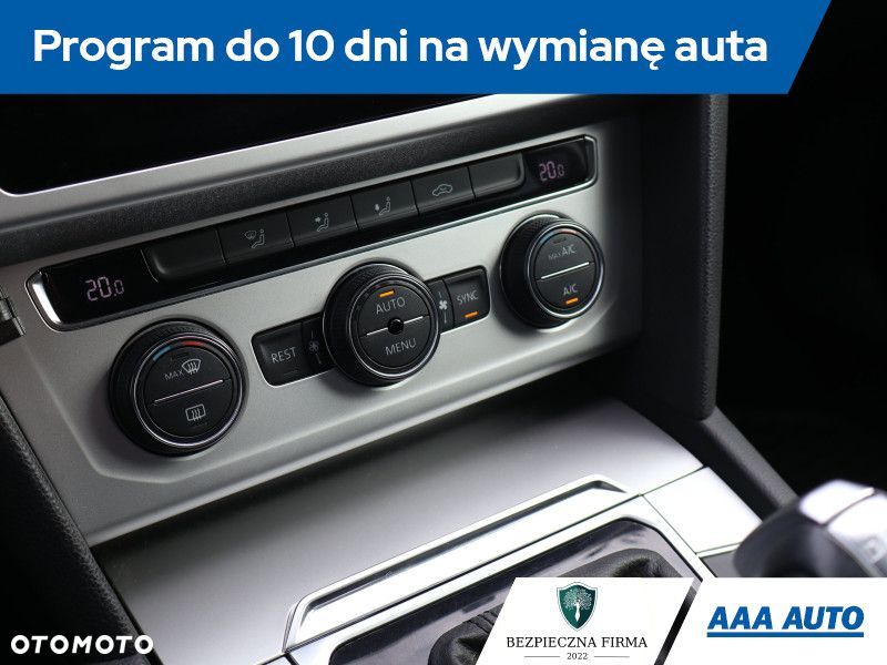 Volkswagen Passat - 20