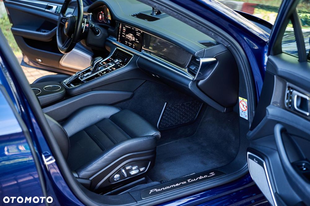 Porsche Panamera - 21