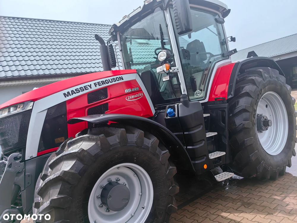 Massey Ferguson 8S.225
