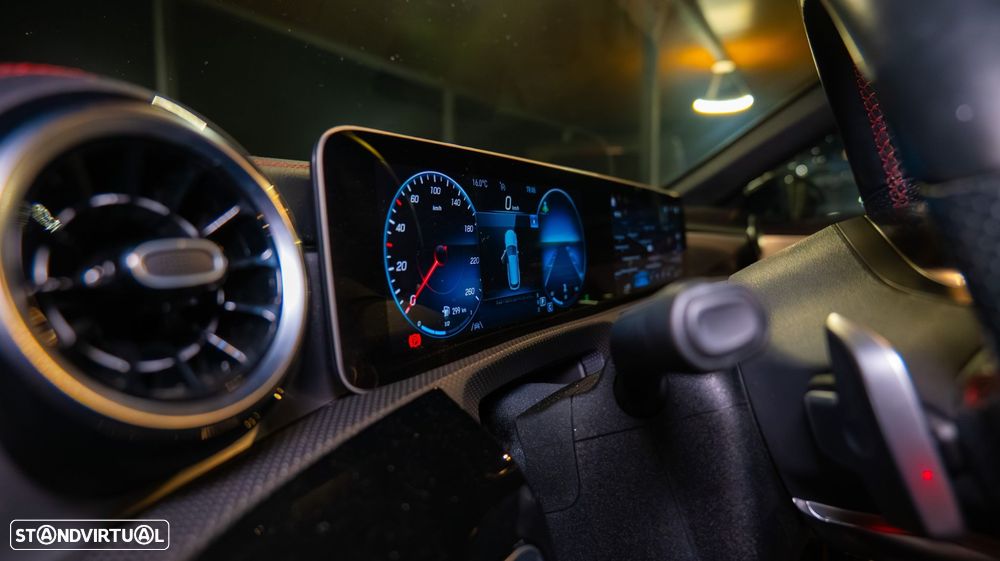 Mercedes-Benz CLA 180 - 21