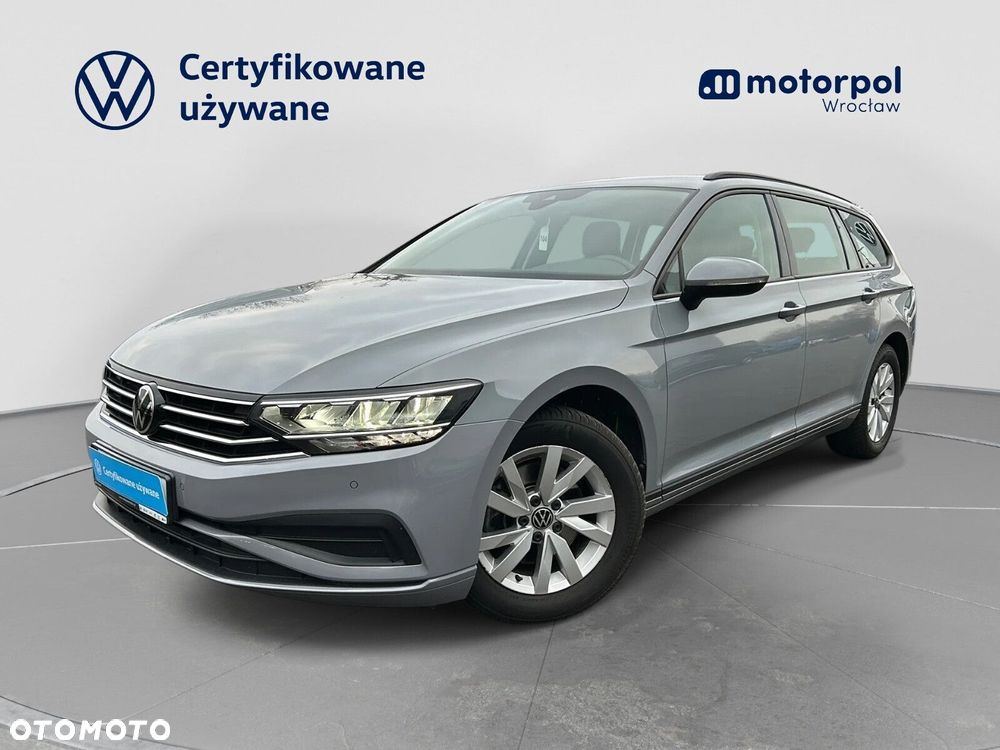 Volkswagen Passat - 1