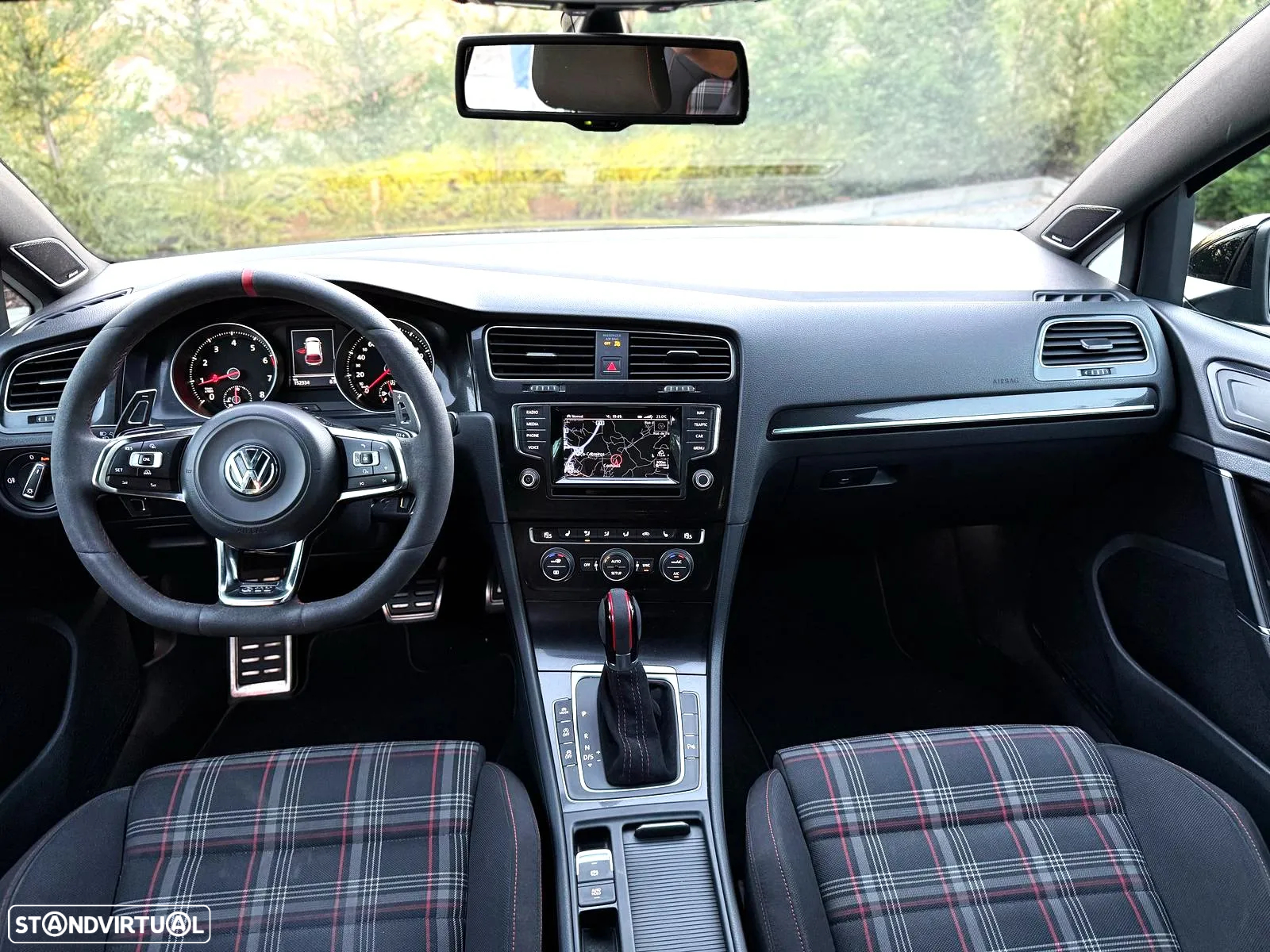 VW Golf 2.0 TSi GTi DSG Performance - 11