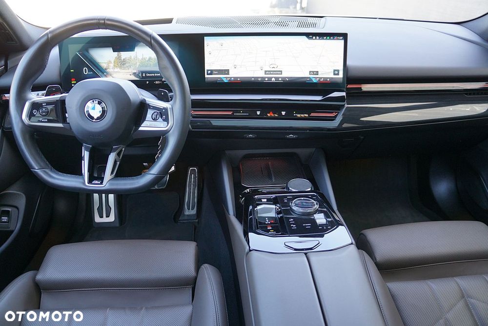BMW Seria 5 520d xDrive - 12