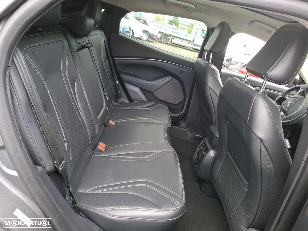 Ford Mustang Mach-E Premium - 11