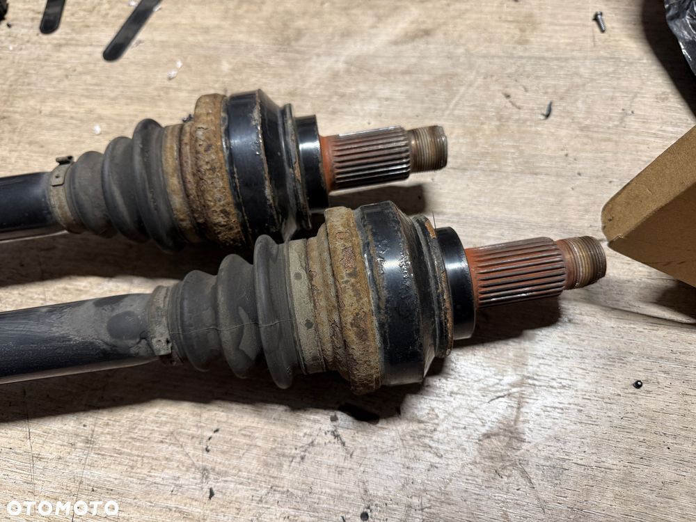 Półoś półośka BMW e60 e61 7521630 3.0d 3.5d Idealne bez luzów lewa / prawa - 3