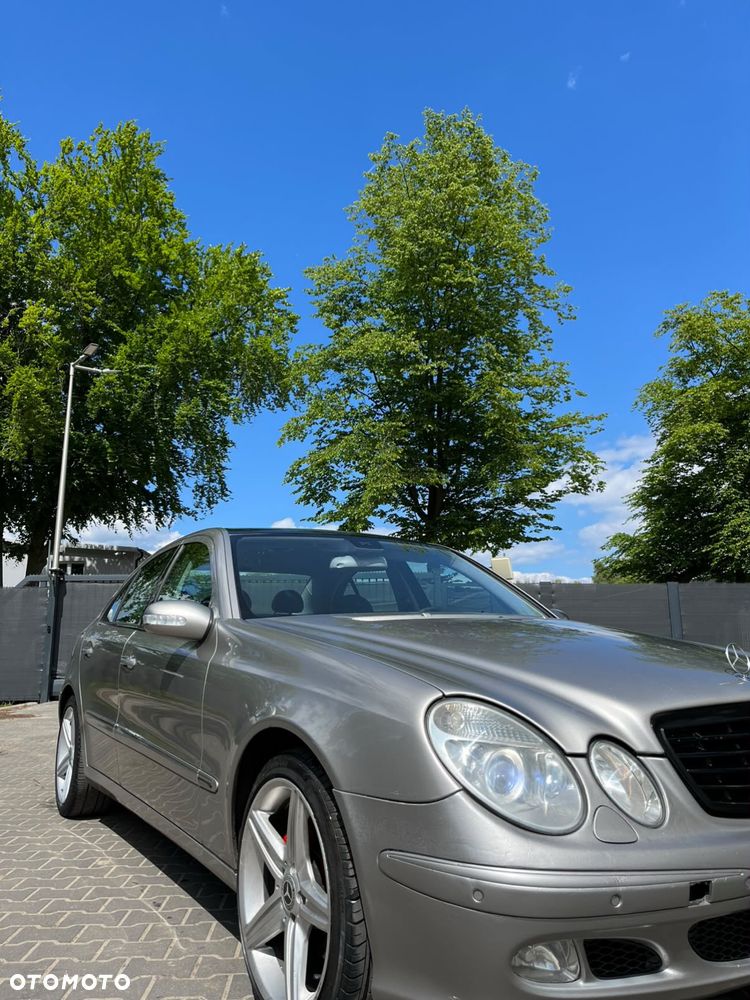 Mercedes-Benz E-Class 2003 photo 3