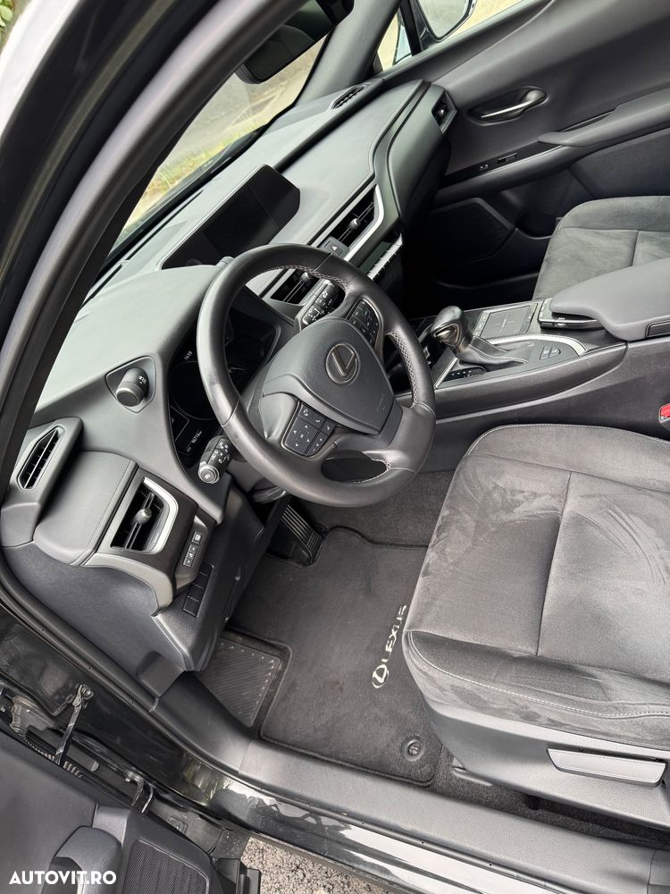 Lexus UX 250h Business Edition - 9