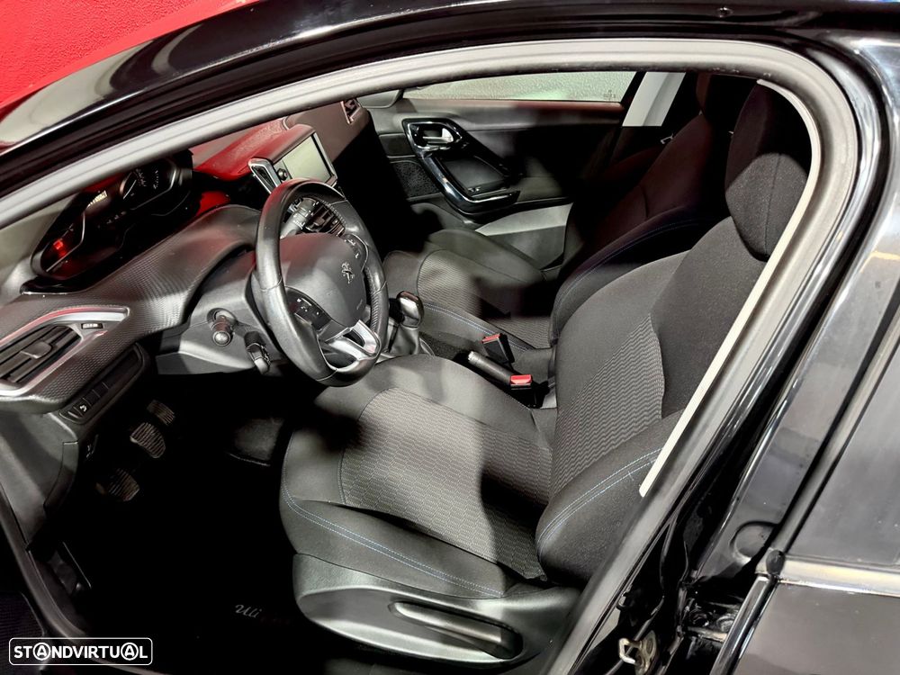 Peugeot 208 1.2 PureTech Style - 11
