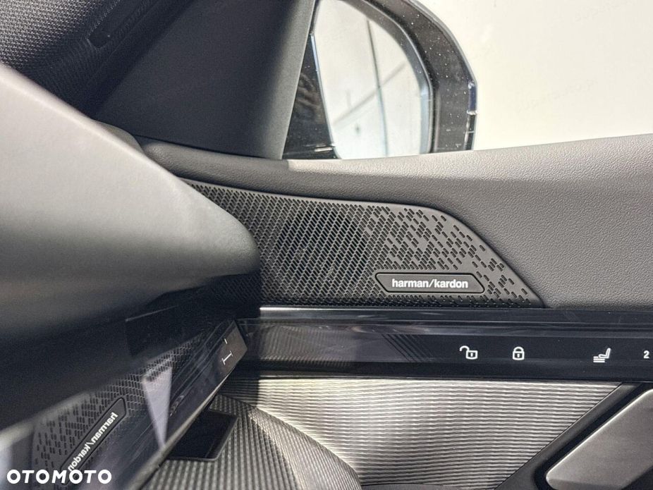 BMW i5 - 12