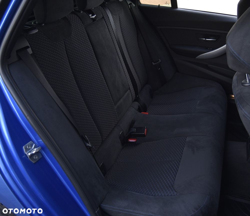 BMW Seria 3 320d xDrive Sport-Aut Sport Line - 21