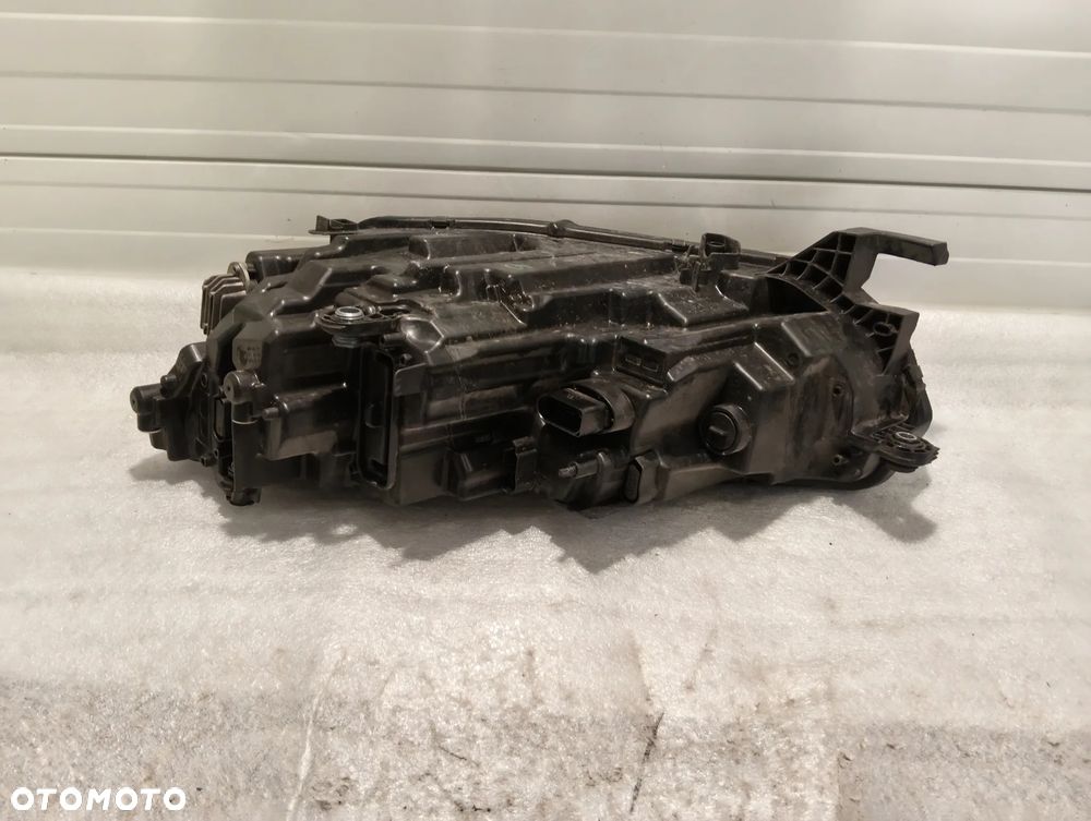 Skoda Octavia Mk4 PÓŁ LED PRZÓD STRONA PRAWA 5E4941016 - 8
