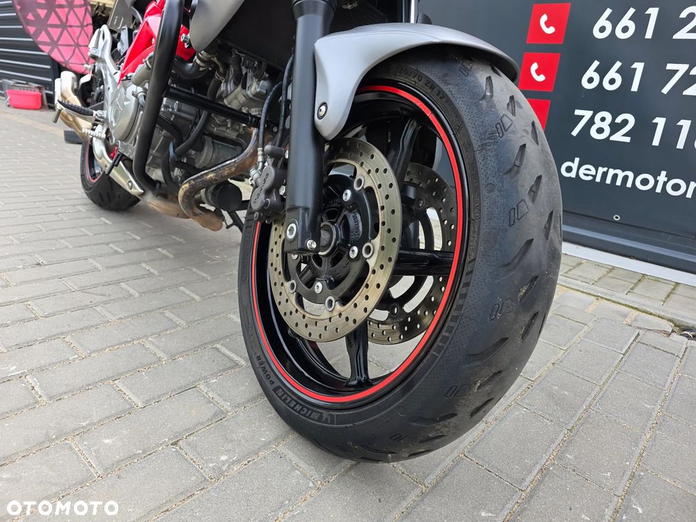 Suzuki Gladius - 28
