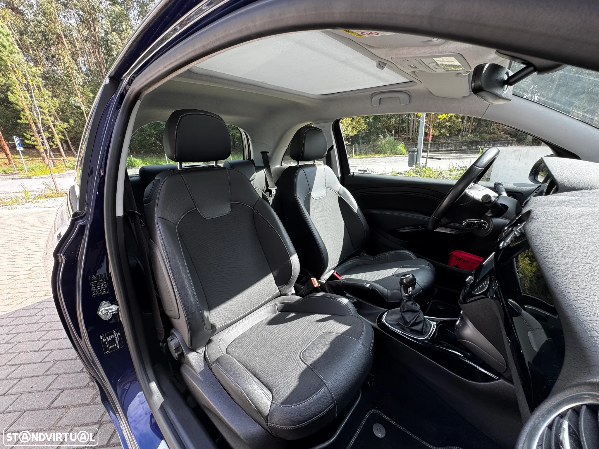 Opel Adam 1.0 T Glam - 23