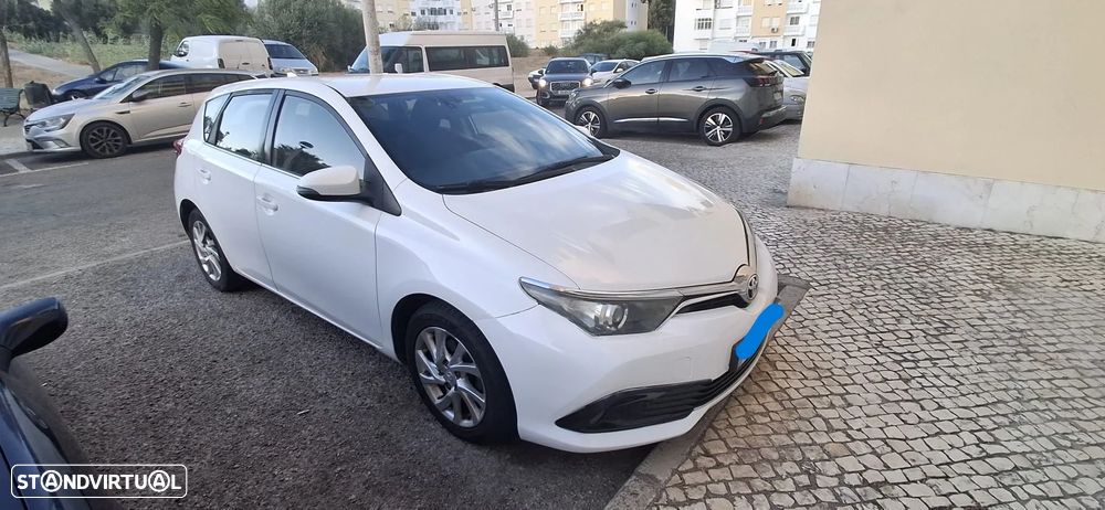 Toyota Auris - 1