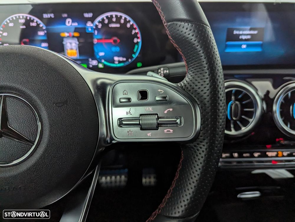 Mercedes-Benz A 250 e AMG Line - 24