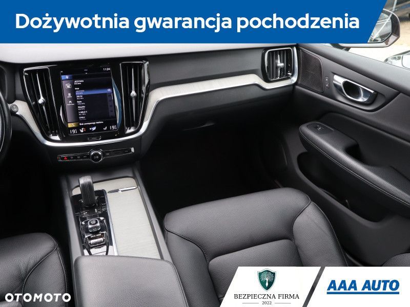 Volvo V60 Cross Country - 10