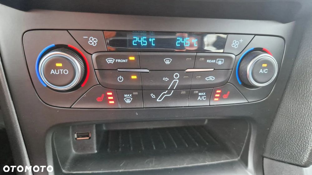 Ford Focus 1.0 EcoBoost Titanium ASS - 10