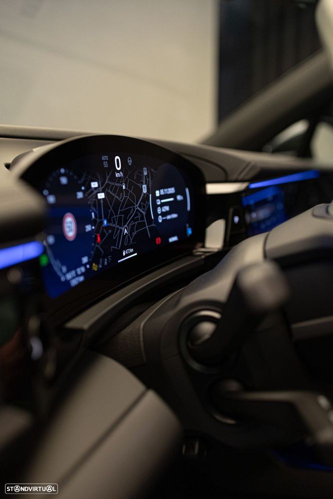 Porsche Macan Electric 4 - 13