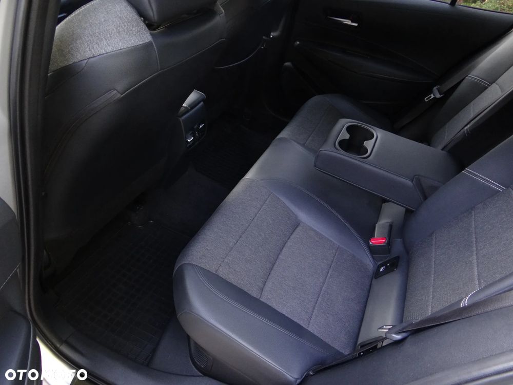 Toyota Corolla - 26