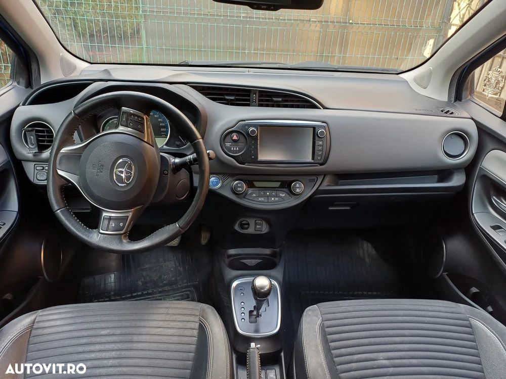 Toyota Yaris 1.5 VVT-i HSD Luna - 5