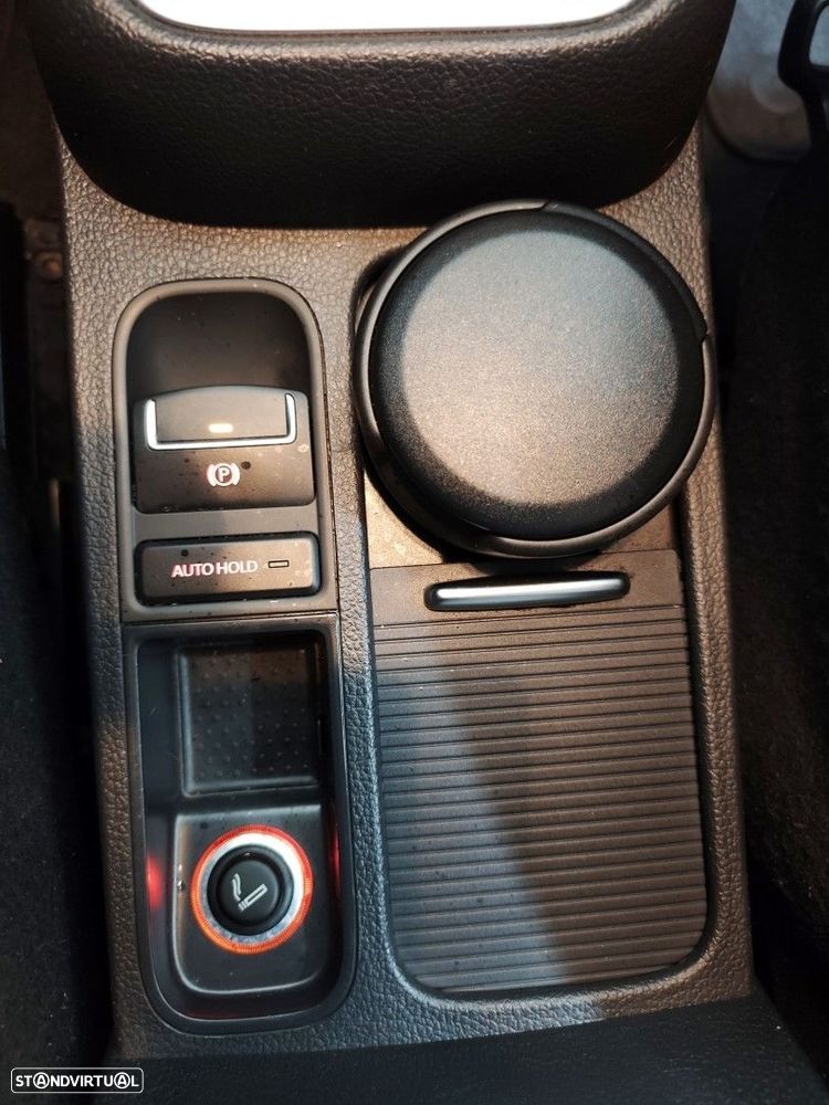 VW Sharan 2.0 TDI Blue Confortline DSG - 33