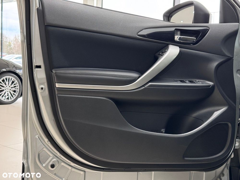 Mitsubishi Eclipse Cross - 12