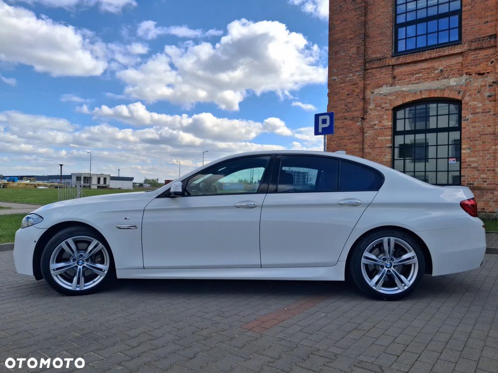 BMW Seria 5 525d xDrive Sport-Aut - 2