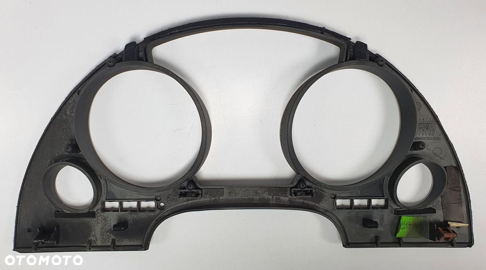 OSŁONA RAMKA OBUDOWA LICZNIKA AUDI A4 B7 - 5